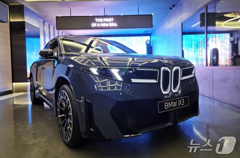 유럽 시장에서 두 달 만에 1만 대 돌파, BMW iX3가 증명한 전기차 신뢰의 전환점