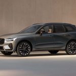 볼보 XC60 플러그인 하이브리드, 전기 주행거리 3배 도약으로 시장 판도 바꾼다