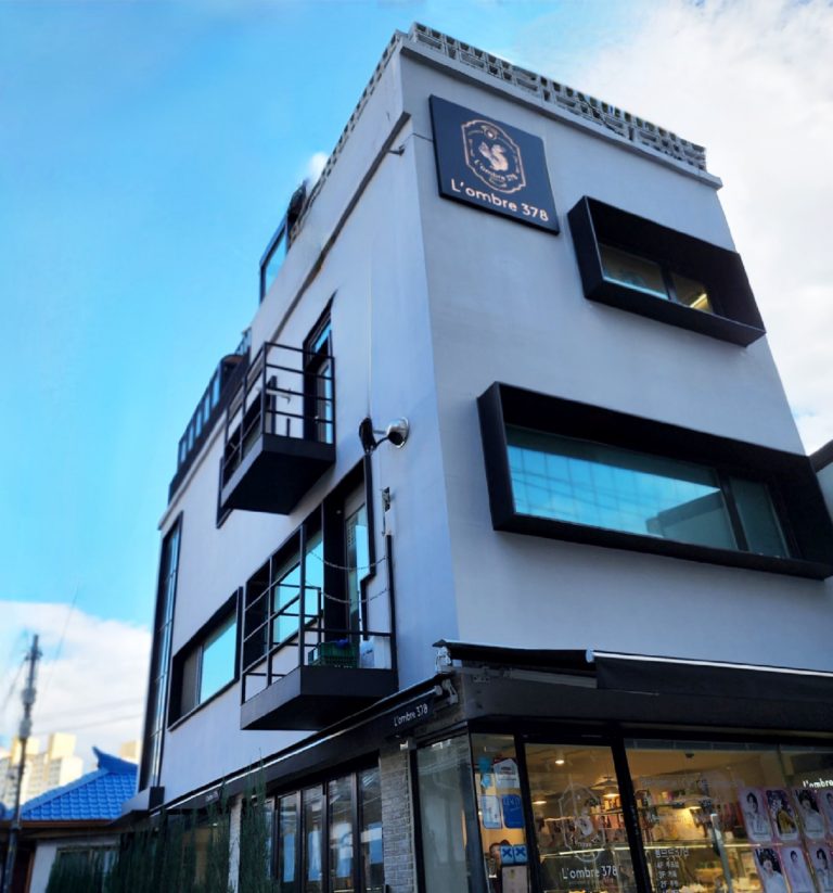 용산 삼각지, 단독 건물로 완성된 베이커리 카페 롱브르378의 공간과 맛