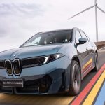 BMW iX3, 실제 도로에서 500마일 주행 성공이 시사하는 전기차 효율의 새로운 기준