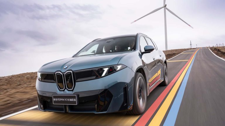 BMW iX3, 실제 도로에서 500마일 주행 성공이 시사하는 전기차 효율의 새로운 기준