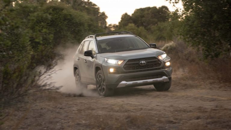 토요타 RAV4와 하이랜더, 3 년 만에 가치 차이는 왜 벌어졌나