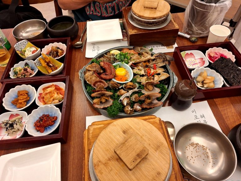 해운대 달맞이길 입구, 오랜 시간 자리한 한식당 미포집의 실제 모습