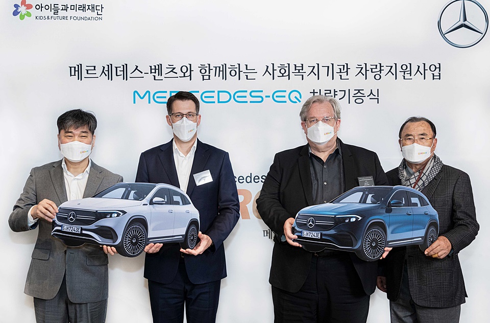 메르세데스-벤츠가 소방서에 전기 SUV를 준 이유, 단순 기증 이상의 의미