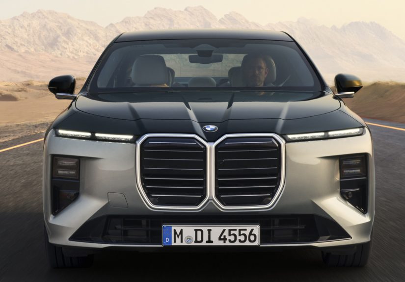 페이스리프트, 단순한 외관 변경을 넘어선 자동차 산업의 생존 전략