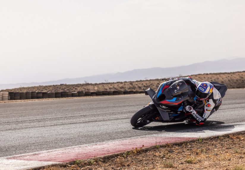14,000rpm 회전하는 엔진 내부의 초고속 춤, BMW S1000RR이 보여준 기계적 정밀도의 극치