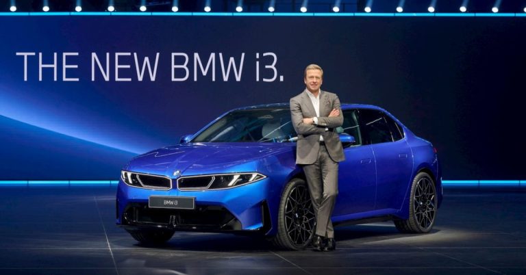 BMW i3 생산 가속화, 전기차 시장의 새로운 전환점을 알리는 신호