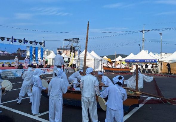 2026 사천시 삼천포항 자연산 전어축제, 여름 끝자락의 미식 향연과 새로운 변화