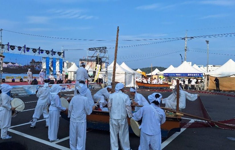 2026 사천시 삼천포항 자연산 전어축제, 여름 끝자락의 미식 향연과 새로운 변화