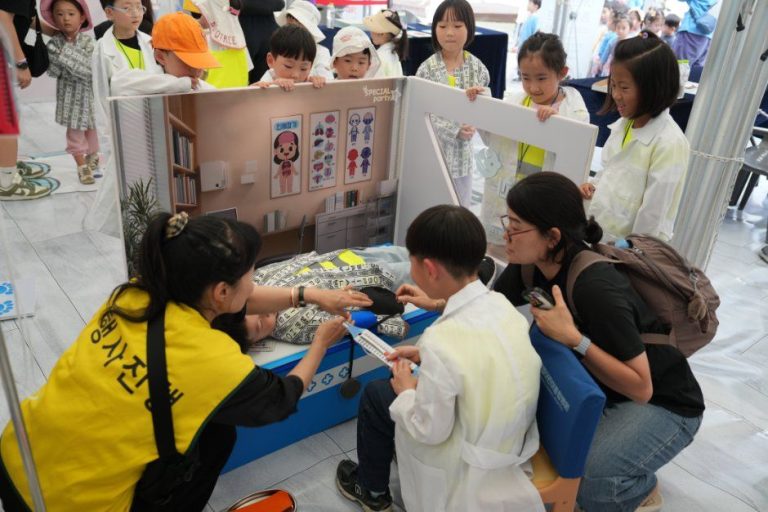 제5회 부산 서구 의료관광축제, 송도오션파크에서 건강 체험과 웰니스 프로그램 진행