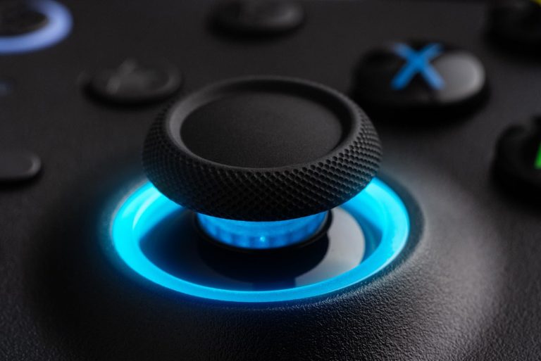 거실 TV로 스팀 게임 스트리밍 시 Steam Link 앱과 하드웨어 대안 비교