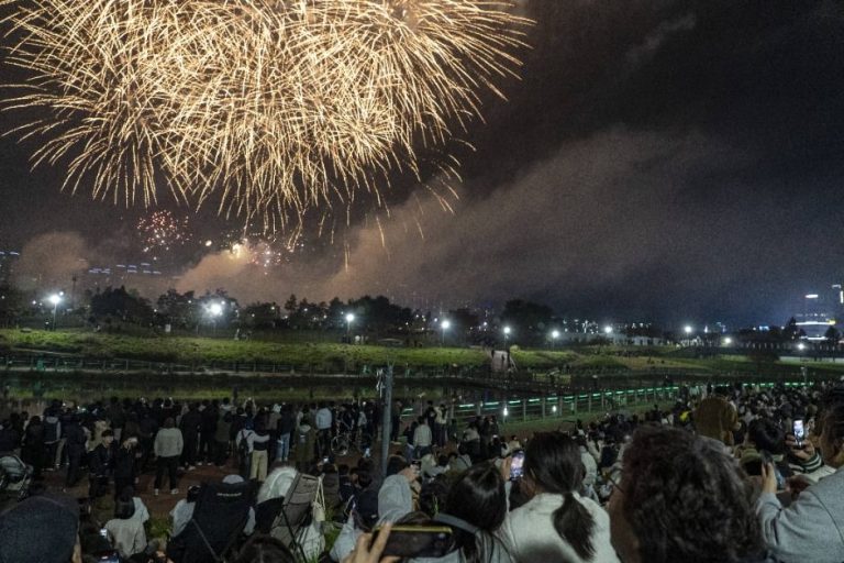 2026년 제8회 운정호수공원 불꽃축제, 10월 31일 개막과 연말까지 이어지는 불빛정원 운영