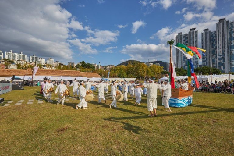 부산종합민속예술제, 11월 15일 하야리아잔디광장으로 변경 개최