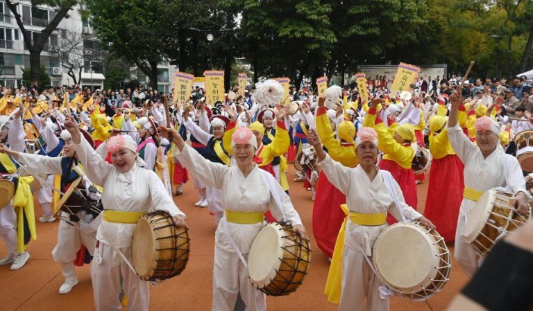 제14회 연수 능허대 문화축제, 2000대 드론쇼와 백제사신 퍼레이드 개최