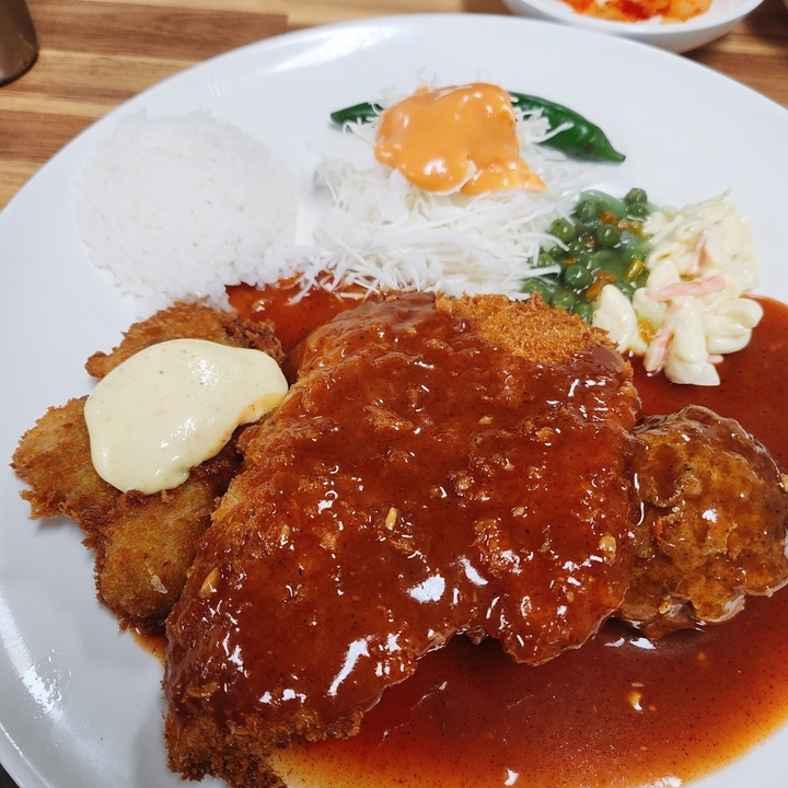 용산구 이안아파트 상가에 자리한 단박왕돈까스, 금왕정식으로 옛날 돈가스 맛 선봬